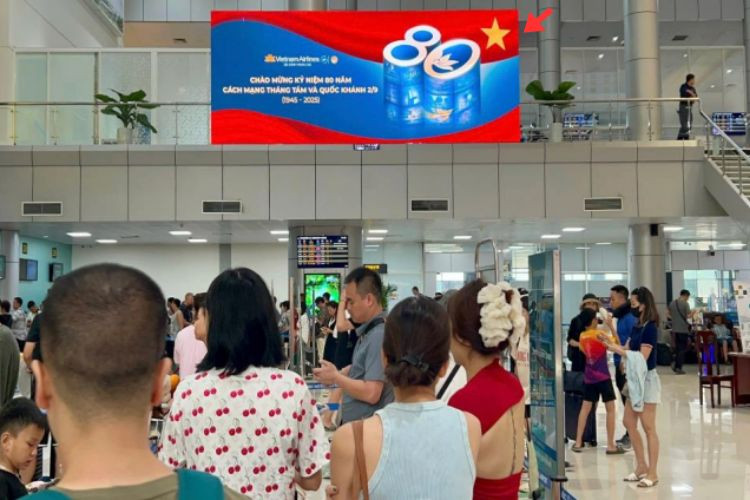 1 Panel Horizontal Airport LED Screen Billboard at Cam Ranh International Airport, Bac Cam Ranh Ward, Khanh Hoa (OP01, Public hall area of the Domestic Departures and Arrivals Terminals)