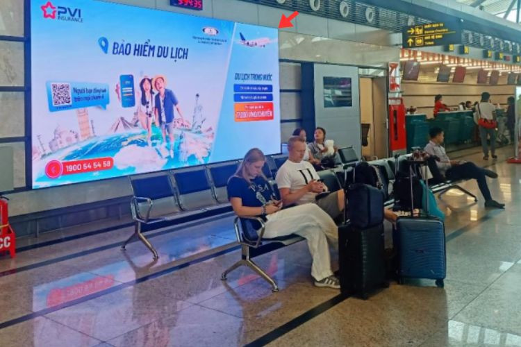 Horizontal Airport LED Screen Billboard at Phu Bai International Airport, Phu Bai Ward, Hue City (IP11, Public hall area of the Domestic and International Departures Terminals)