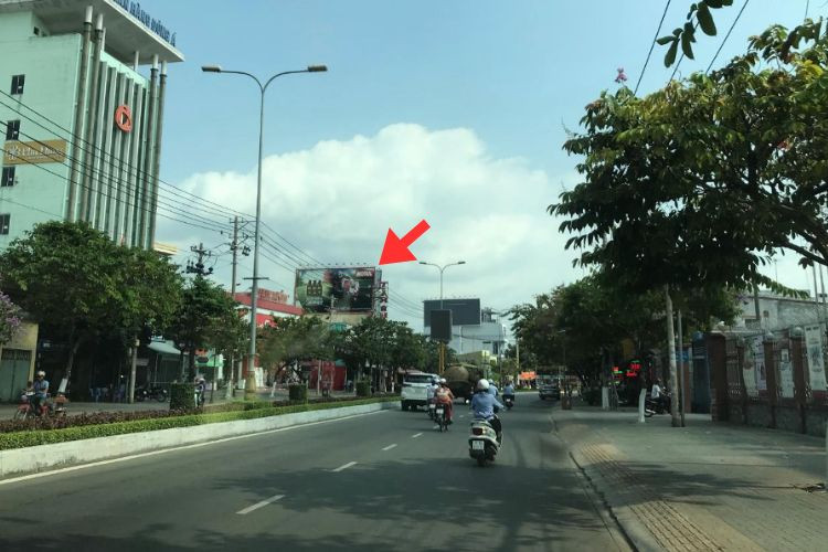 Day view - Horizontal Wallscape Billboard at 105A2 Dong Khoi, Phu Khuong Ward, Vinh Long
