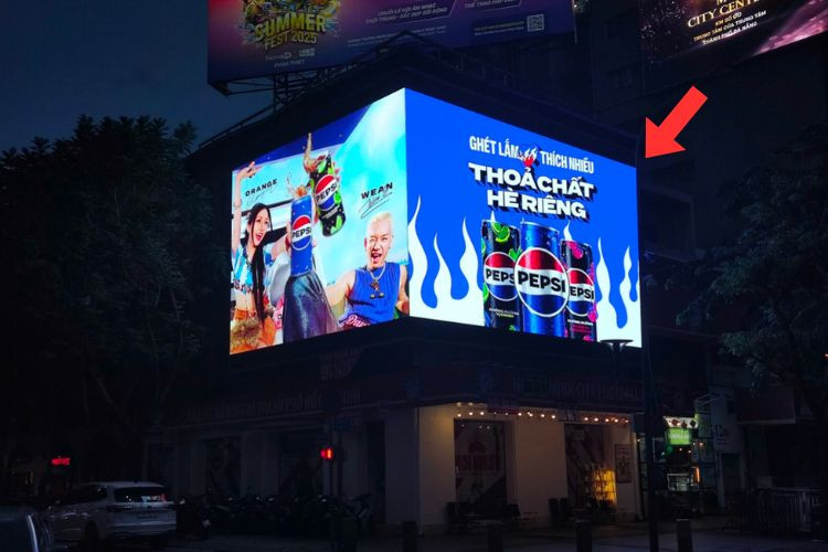 Night view - Horizontal Curved LED screen Billboard at Nguyen Hue Walking Street, 12 Bis Nguyen Hue, Ho Chi Minh City.