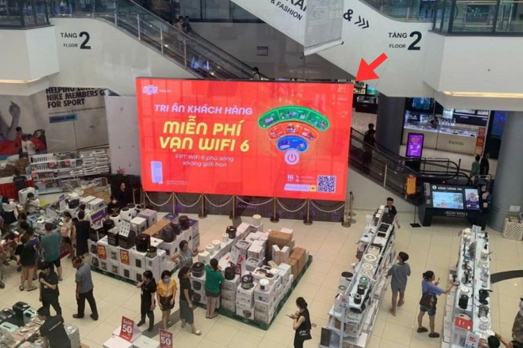 1 Panel Horizontal LED Screen Billboard at Aeon Mall Long Bien, Bo De Ward, Ha Noi City (Main Lobby)