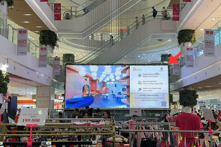 1 Panel Horizontal LED Screen Billboard at Pham Van Dong, Hiep Binh Ward, Ho Chi Minh City (Gigamall)