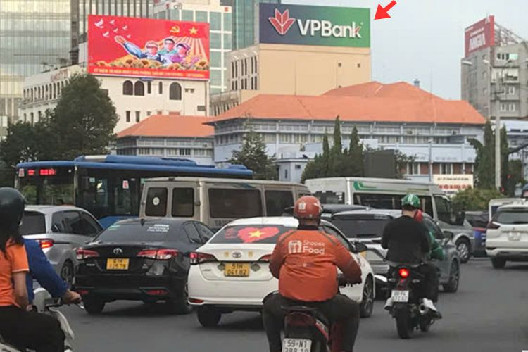 1 Panel Horizontal Wall-mounted Pano Billboard at 121/137 Le Loi, Ben Thanh Ward, Ho Chi Minh City (Khaivan Building)