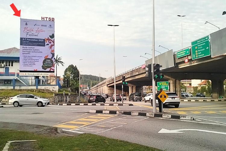 Vertical Digital Screen Billboard at Sri Hartamas, Mont Kiara, Kuala Lumpur
