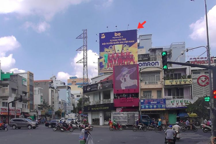1 Panel Vertical Wall-mounted Pano Billboard at 101 Dinh Tien Hoang, Tan Dinh Ward, Ho Chi Minh City