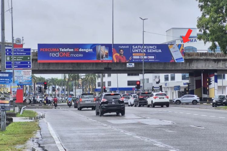 1 Panel Overhead Bridge Billboard at Persimpangan Jalan Malim - Jalan Pandan Jaya, Melaka (right panel)