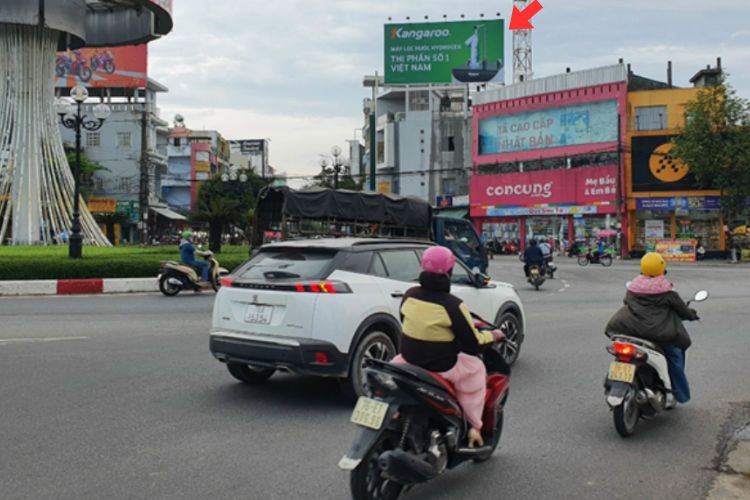 Day view -  Horizontal Wall-mounted Pano Billboard at 6 Quang Trung, Nghia Lo Ward, Quang Ngai