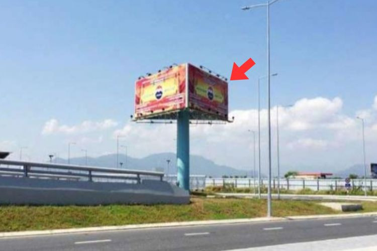 3 Sided Horizontal Airport LED Screen Billboard at Cam Ranh International Airport, Bac Cam Ranh Ward, Khanh Hoa