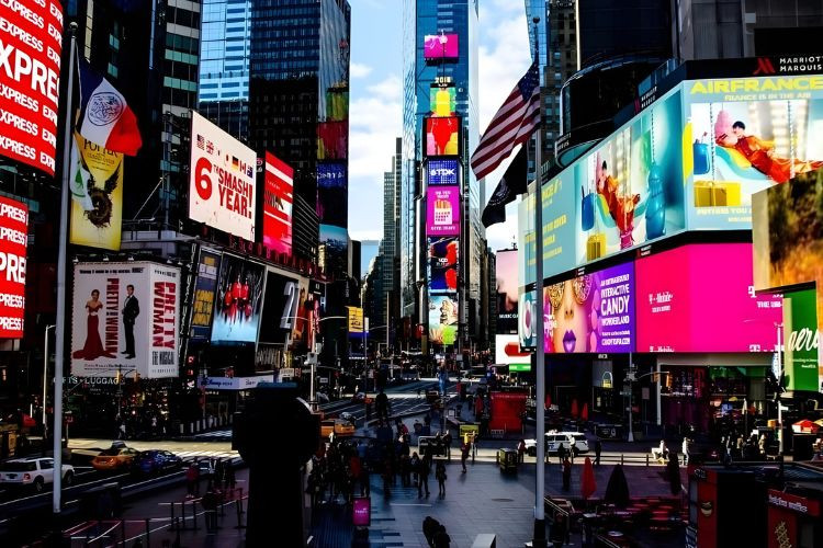 OOH hay DOOH: Đâu là lựa chọn hiệu quả cho quảng cáo ngoài trời hiện nay?