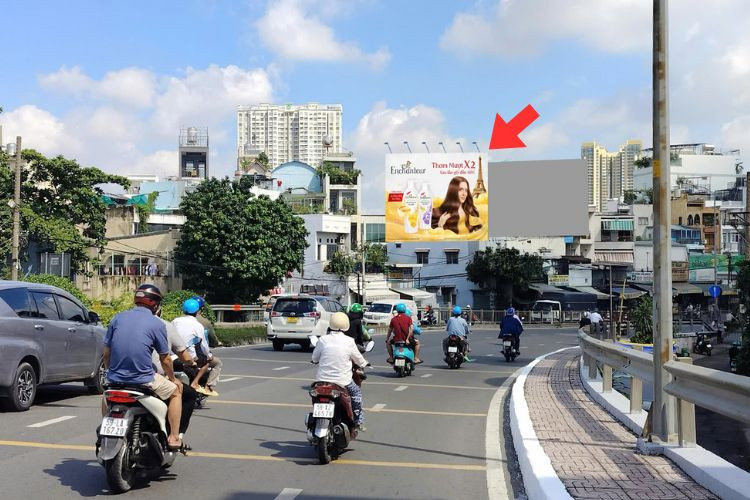 1 Panel Horizontal Wall-mounted Pano Billboard at 466 Tung Thien Vuong, Phu Dinh Ward, Ho Chi Minh City