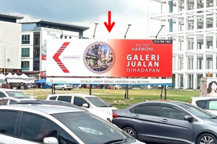 Free Standing Billboard at Persiaran Saujana Putra, Bandar Saujana Putra, Jenjarom, Selangor (Near Plaza Tol ELITE Bandar Saujana Putra - NO.1)