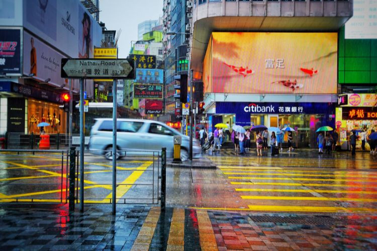 How to Choose the Right Billboard Location in Indonesia