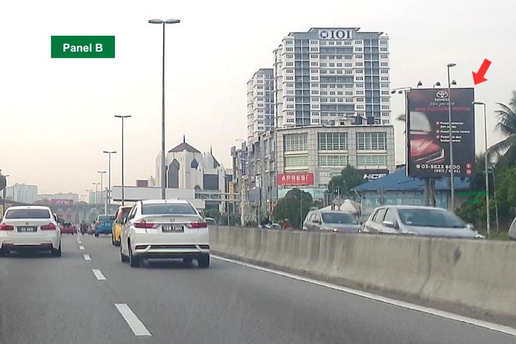 Vertical Minipole Billboard at LDP Highway KM22.1, Puchong, Selangor (Near IOI Mall Puchong)
