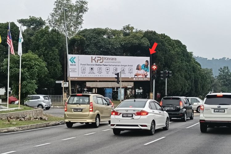 Free Standing Billboard at Jalan Kinrara 5A, Puchong, Selangor (near Petronas & Kinrara Seksyen 4)