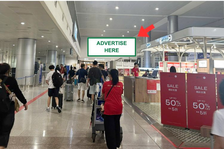 1 Panel Horizontal Light Box Billboard at Tan Son Nhat International Airport, Tan Son Hoa Ward, Ho Chi Minh City (Terminal 2 International Arrival Hall)