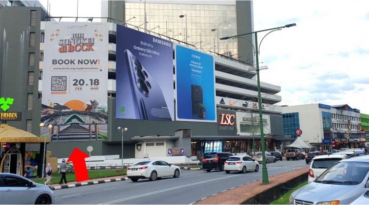 Jalan Tuanku Abdul Rahman, Sarawak (on Sarawak Plaza)