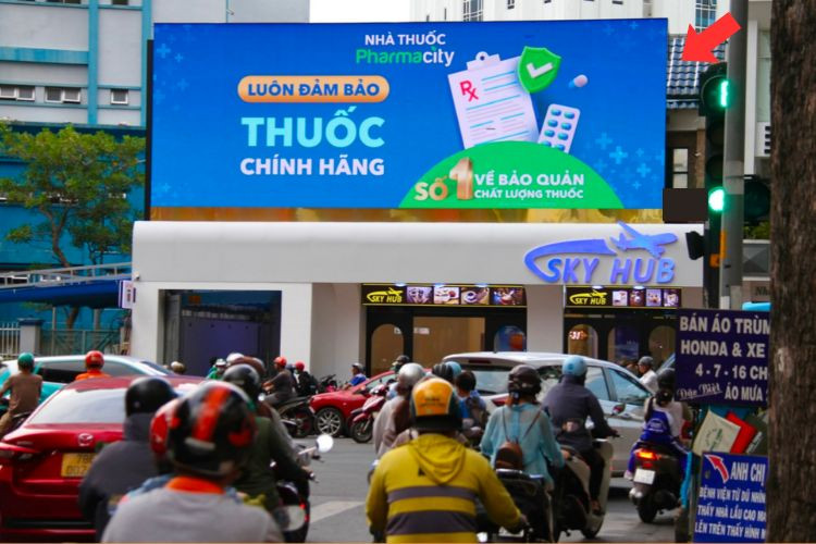 Day view - Horizontal Digital Screen Billboard at 197 Nguyen Thi Minh Khai, District 1, Ho Chi Minh City