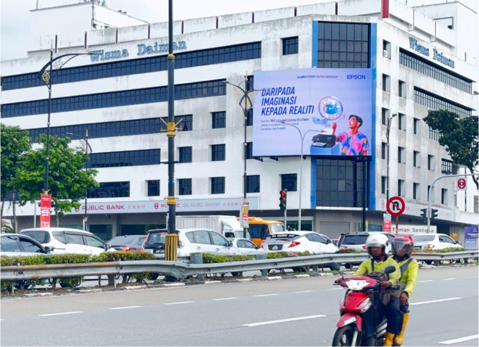 Horizontal Digital Screen Billboard at Jalan Tebrau, Johor Bahru, Johor (near Wisma Daiman)
