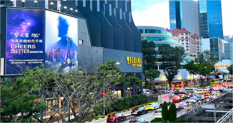 1 Panel Frontlit Billboard at Eu Tong Sen St / Havelock Square, Chinatown, Central Region (attached to Furama City Centre)
