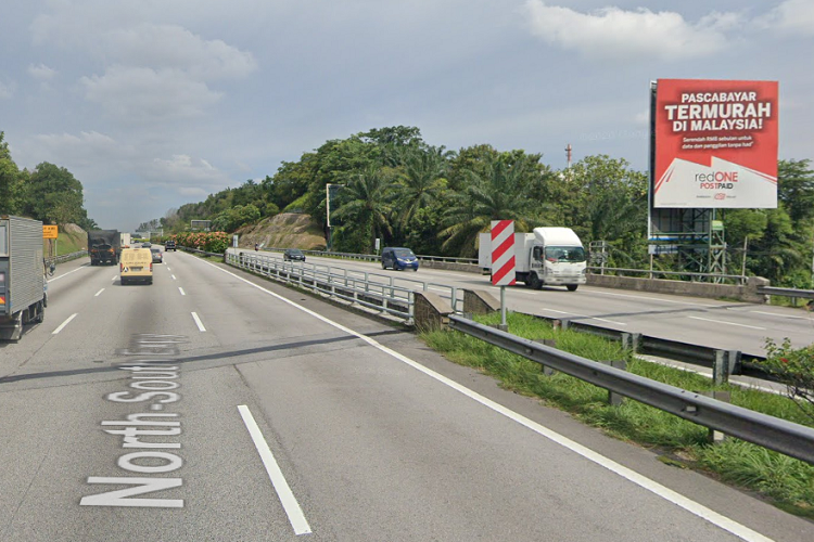 1 Sided Vertical Minipole Billboard at NSE KM239.2 (SB), Pedas, Negeri Sembilan