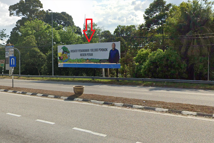 1 Sided Free Standing Billboard at Intersection Jalan Ipoh-Kuala Lumpur from Plus Highway / Tol Gopeng, Perak