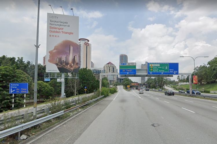 1 Sided Minipole Billboard at Federal Highway, from Kuala Lumpur / Petaling Jaya towards Subang / Shah Alam, Selangor