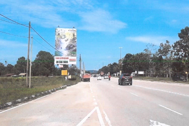 1 Sided Vertical Minipole Billboard at Jalan Tanjung Lumpur / Yayasan Pahang, Kuantan, Pahang (to Jambatan Tanjung Lumpur)