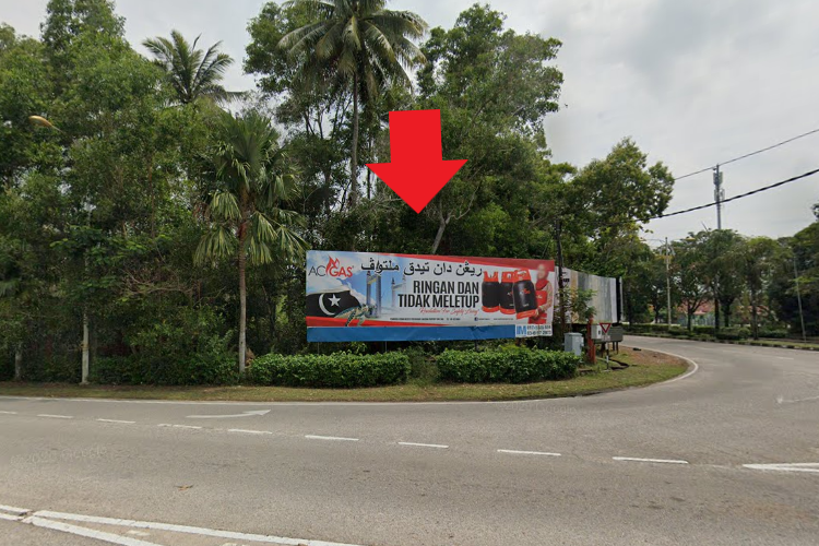 1 Sided Free Standing Billboard at Persimpangan from Lapangan Terbang, Terengganu