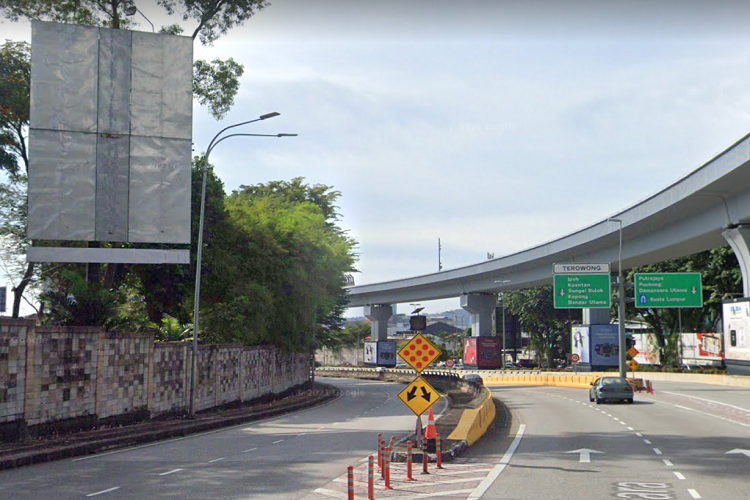 1 Panel Vertical Minipole Billboard at Jalan Damansara, Petaling Jaya, Selangor (near TTDI & 1 Utama)
