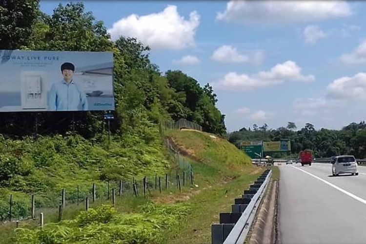 1 Sided Free Standing Billboard at East Coast Expressway, Lancang KM97.3, Pahang