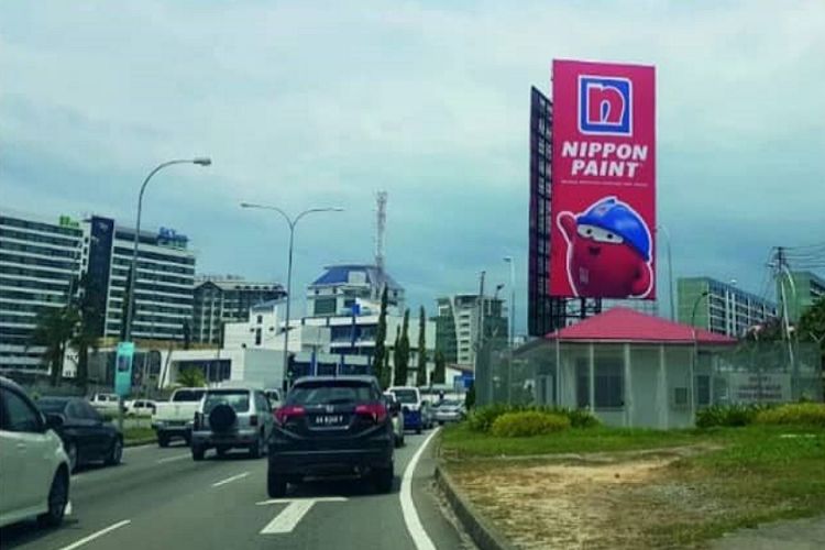 1 Sided Unipole Billboard at Traffic Light Intersection of Jalan Tunku Abdul Rahman & Jalan Nenas, Sabah