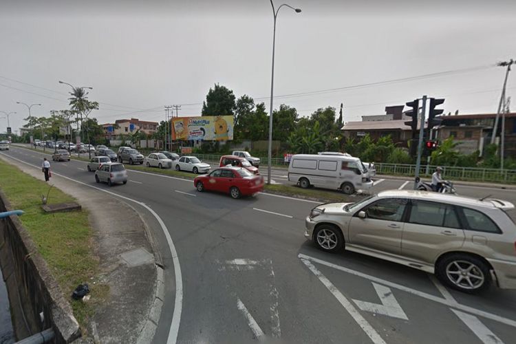 1 Sided Free Standing Billboard at Junction of Jalan Kolam near Damai Plaza, Sabah