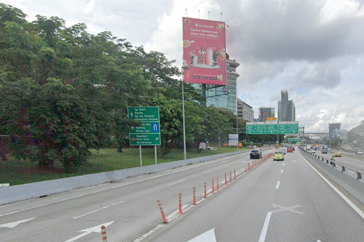 2 Sided Vertical Unipole Billboard at LDP Highway KM4.6, Petaling Jaya, Selangor