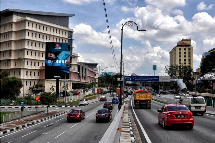 1 Sided Vertical Digital Screen Billboard at Institut Jantung Negara, Jalan Tun Razak, Kuala Lumpur
