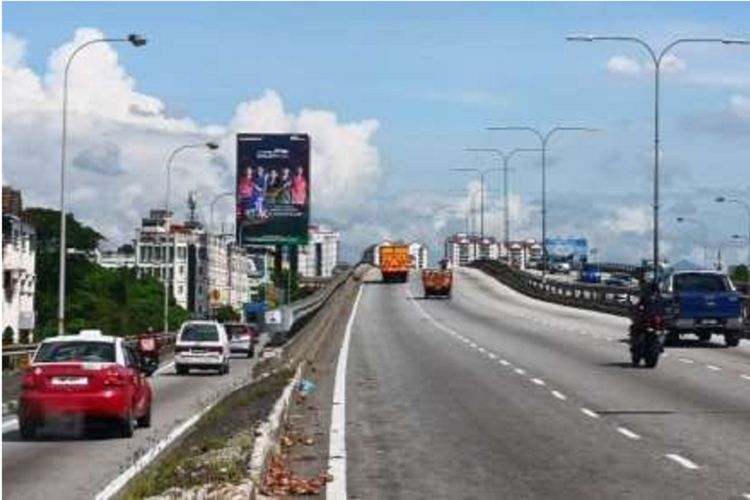 2 Sided Twinpole Billboard at MRR2 / Jalan Bunga Raya, Selangor
