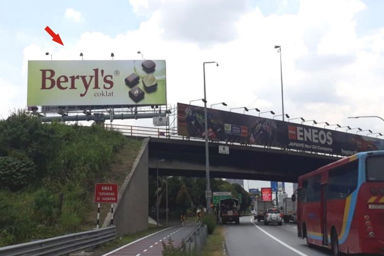 2 Sided Unipole Billboard at Federal Highway (near Cycle & Carriage PJ), Selangor