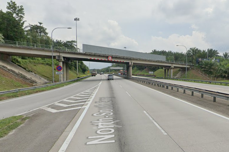 1 Sided Overhead Bridge Billboard at Lebuhraya Plus Utara from Ipoh to Kuala Lumpur, Sungkai, Perak