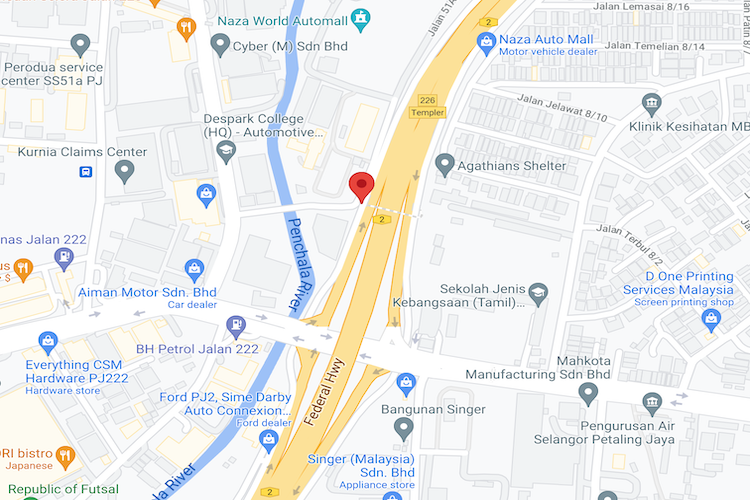 Federal Highway, Petaling Jaya, Selangor (in front Naza World)