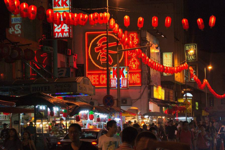 The Ultimate OOH Guide You Need: Outdoor Advertising Malaysia!