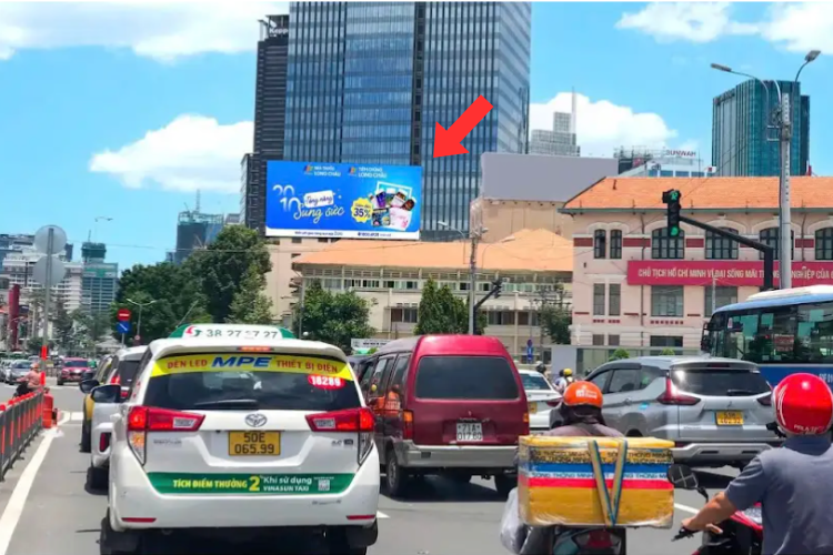 1 Panel Horizontal LED Screen Billboard at 123 Le Loi, District 1, Ho Chi Minh City (Walking Street)