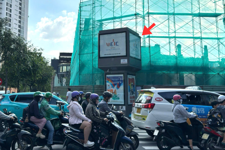 Bảng quảng cáo trụ hộp đèn E-tower 8 mặt tại 55 Pasteur, Phường Sài Gòn, Thành phố Hồ Chí Minh