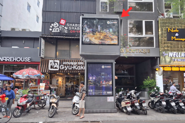 Bảng quảng cáo trụ hộp đèn E-tower 8 mặt tại 15B1 Lê Thánh Tôn, Phường Sài Gòn, Thành phố Hồ Chí Minh (Gyu-Kaku Japanese BBQ)