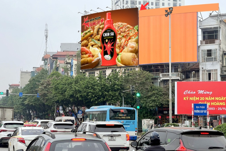 1 Panel Horizontal Wallscape Billboard at 1019 Giai Phong Street, Dinh Cong Ward, Ha Noi City