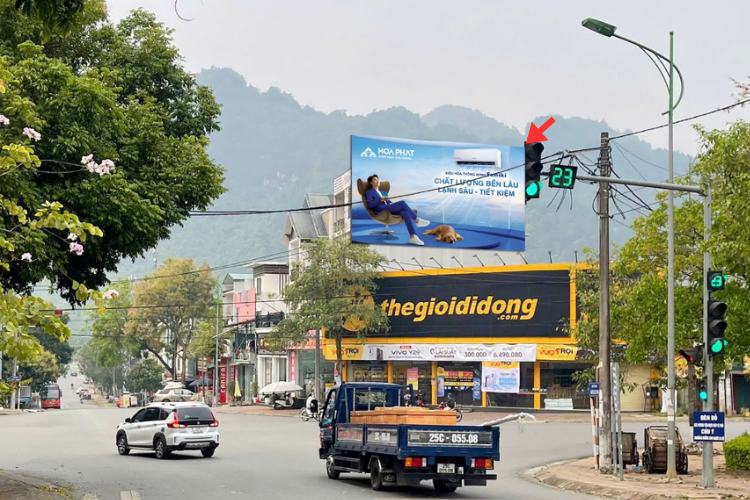 Day view - Horizontal Wallscape Billboard at 56 Tran Phu, Tan Phong Ward, Lai Chau (Sieu thi the gioi di dong)