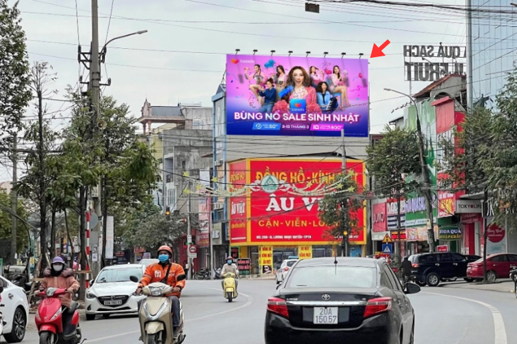 1 Panel Horizontal Wallscape Billboard at Luong Ngoc Quyen, Phan Dinh Phung Ward, Thai Nguyen (Au Viet watch - sunglasses)