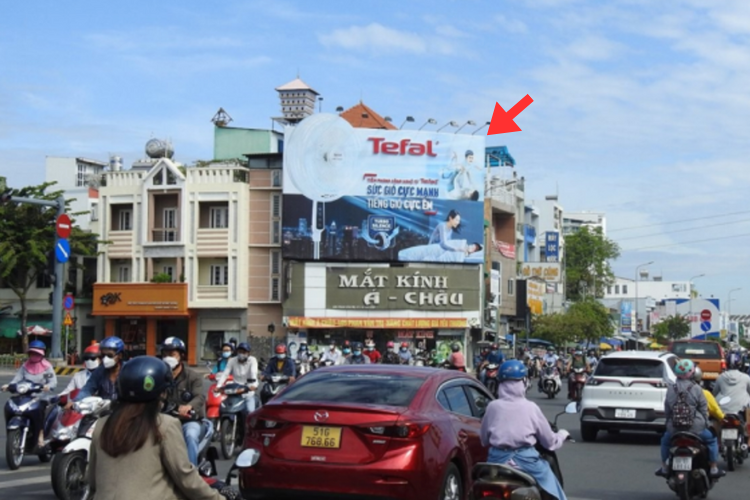 1 Panel Horizontal Wallscape Billboard at 405 Phan Van Tri, Hanh Thong Ward, Ho Chi Minh City
