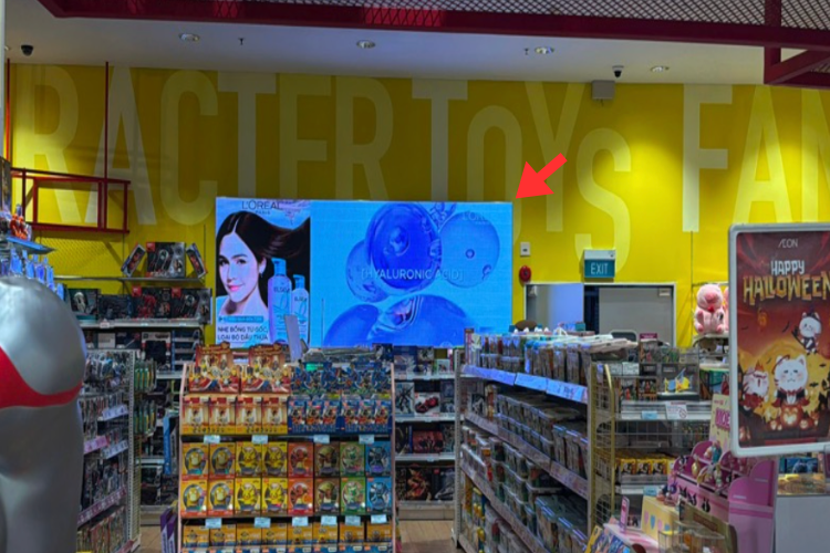 Horizontal LCD Billboard at Aeon Xuan Thuy, Nghia Do Ward, Ha Noi City