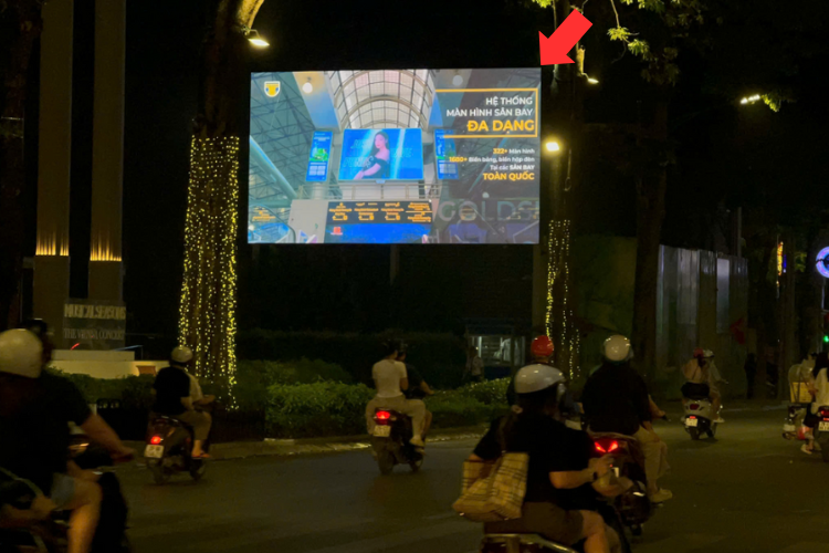 Night View - Horizontal LED Screen Billboard tại 40 Hang Bai, Hoan Kiem, Ha Noi City (Ho Guom Opera)