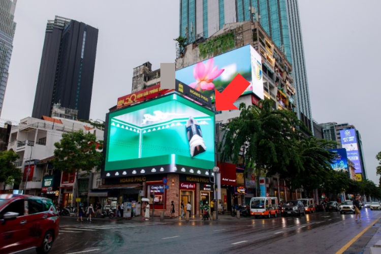 1 Panel Horizontal Corner LED Screen Billboard at 52-54 Nguyen Hue, Sai Gon, Ho Chi Minh City