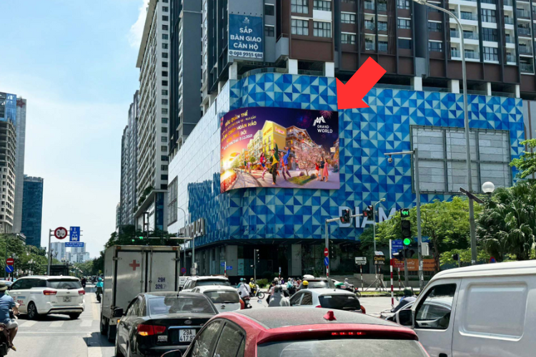 1 Panel Horizontal Corner LED Screen Billboard at 25 Le Van Luong, Thanh Xuan, Ha Noi City (LED BRG DIAMOND PLAZA)